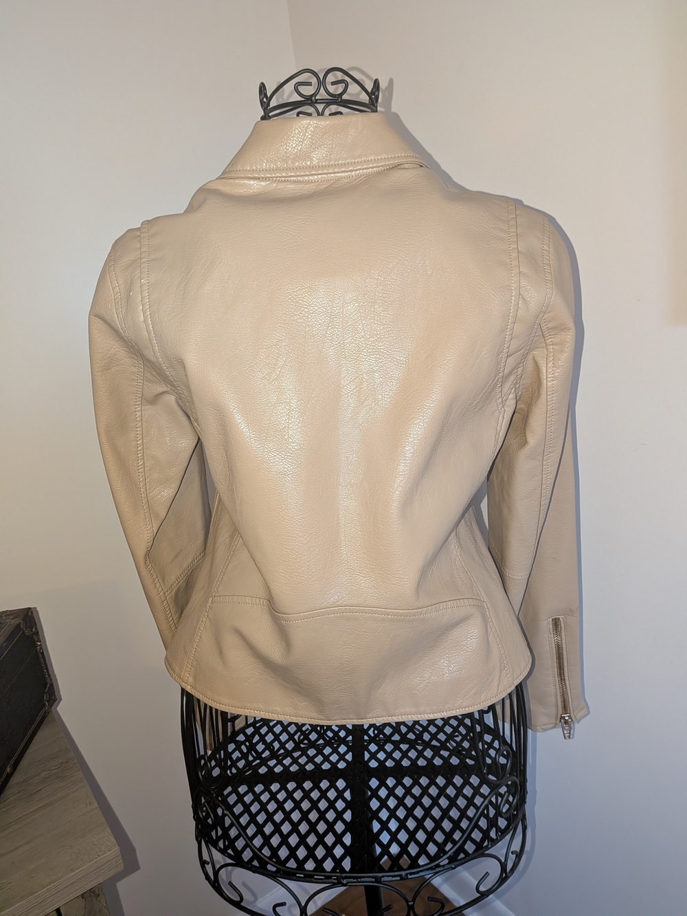 Blank NYC Women's faux Leather Jacket - Picture 4 of 5